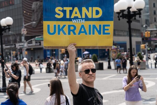 Підтримка американцями допомоги Україні залишається сильною. Достатньо поглянути на опитування.