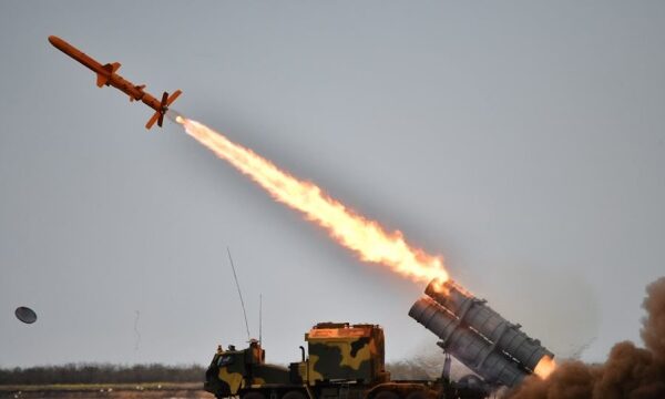 Данілов показав кадри роботи української ракетної далекобійної зброї