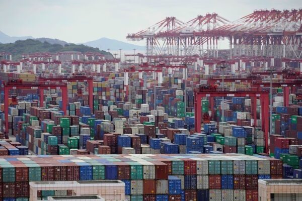 Торгівля Китаю падає, що загрожує перспективам відновлення – Reuters