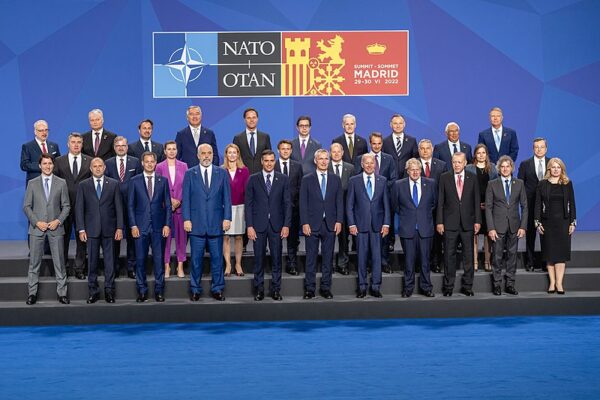 WP: Членам НАТО, які поступаються іншим, слід звернути увагу на світ, який став більш підступним