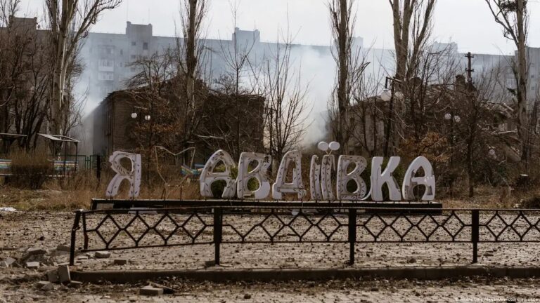 Авдіївка: штурм сповільнився, чого чекати далі?