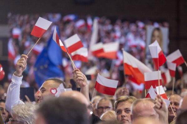 Польща, яка просуватиме інтереси України, матиме більше ваги в ЄС. Експерти про результати парламентських виборів у Польщі