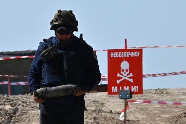 Очищення території від мін має вирішальне значення для виживання України