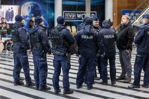 Боротьба за ЗМІ у Польщі: опозиція заявляє про “путч”