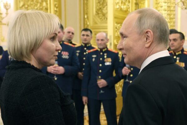Майбутнє Путіна вирішуватиметься не на виборах президента РФ, а на війні в Україні – іноземні оглядачі