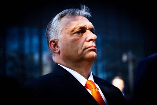 Десять мільярдів євро для Будапешта: Єврокомісія вклонилася Орбану