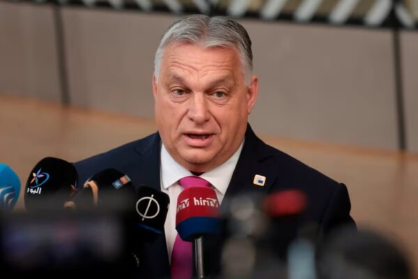 FT: ЄС прагне змусити Орбана усвідомити “повну вартість” ізоляції після вето України