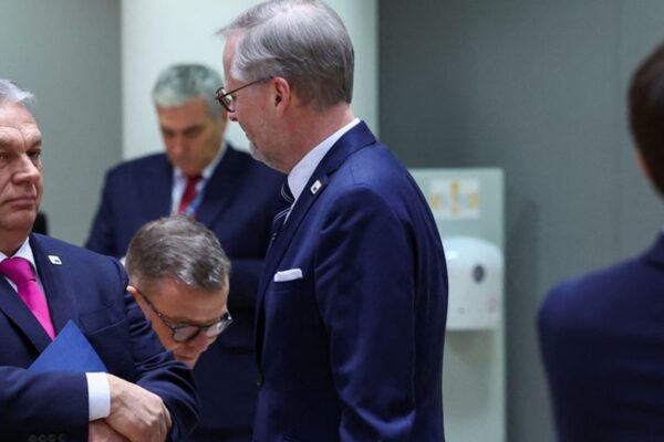 Серце Орбана може бути в Москві, але його банкомати знаходяться в Брюсселі та Берліні