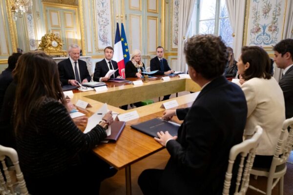 Чи може новий кабінет “революціонерів” Макрона переробити французьку політику?