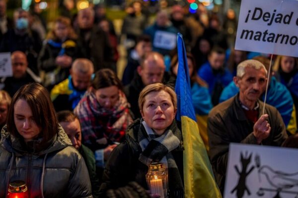 “Українці мали б бути у глибокому страху. І все ж ні, не здаються” – світові ЗМІ закликають США та ЄС посилити допомогу Україні