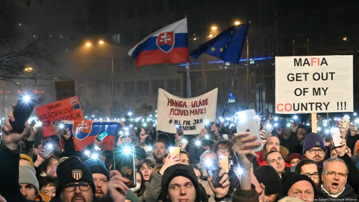 Словаччина: швидким кроком геть від ліберальної демократії?