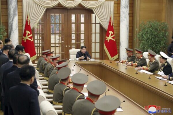Північнокорейський лідер Кім заявив, що військові повинні «повністю знищити» США і Південну Корею, якщо їх спровокують
