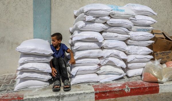 Газа: населення голодом примушують до покори