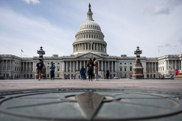 Обидві палати американського Конгресу можуть помінятися місцями в листопаді