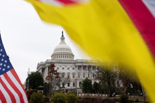 Чи виживе Україна без допомоги США? Чотири головні питання про завислі в Конгресі $60 млрд