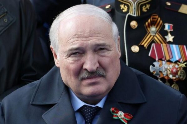 Лукашенко отримав нову посаду в Білорусі та знову заговорив про “напад”
