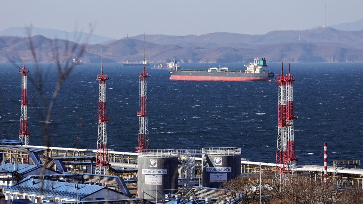 Санкції США перешкоджають російським зусиллям з ремонту нафтопереробних заводів