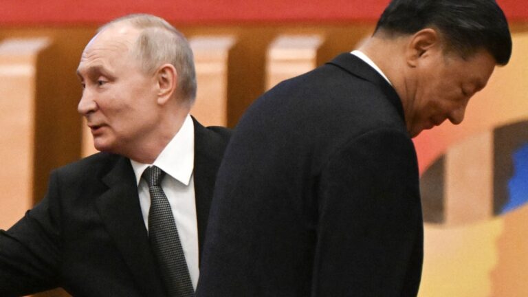 Путін не може запропонувати достатньо, щоб отримати допомогу Китаю в Україні – Bloomberg