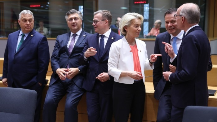 ЄС розробив юридичну лазівку, щоб обійти вето Угорщини на підтримку України