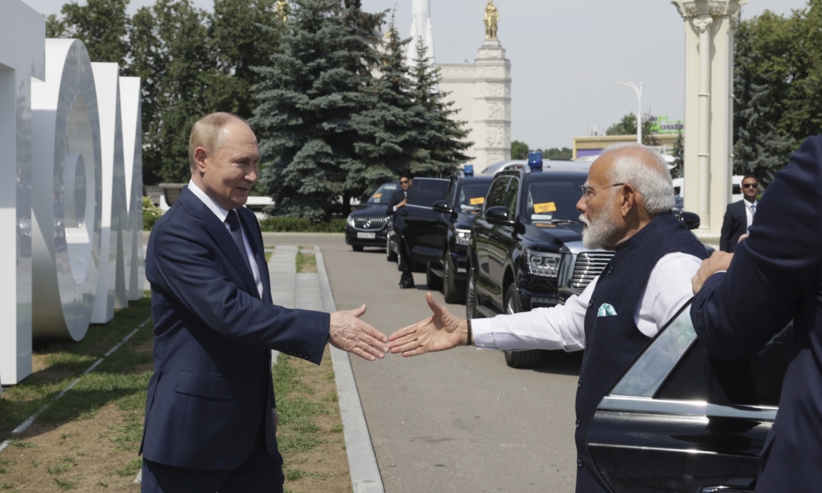 Моді та Путін поглиблюють зв’язки, «підриваючи зусилля США щодо стримування та ізоляції Росії»